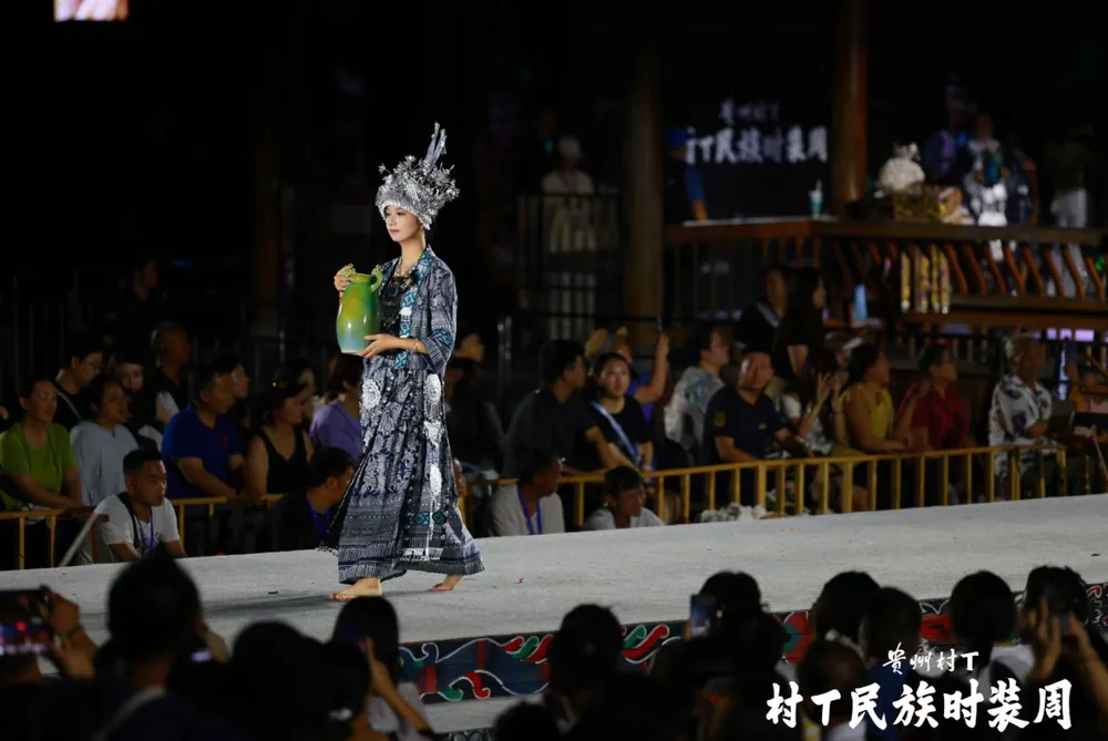 泥璞天成走上贵州“村T”：当六百年牙舟陶遇见民族时装（图 2）