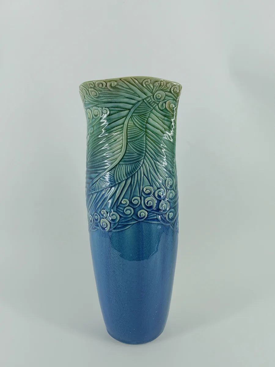 翠羽流蓝陶花器